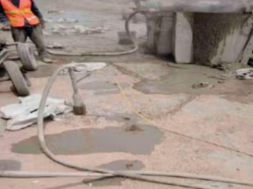 石狮水泥混凝土路面板底注浆技术 路面脱空注浆整治方案